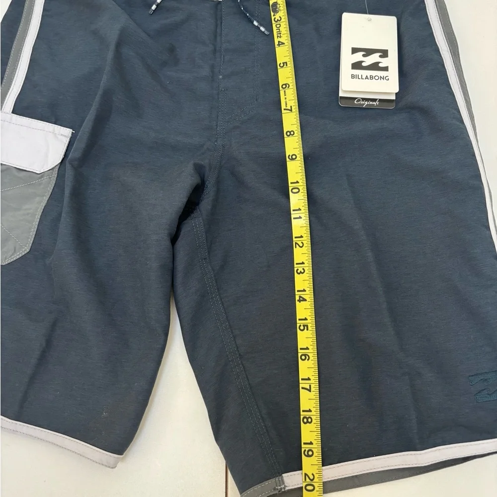 Billabong Men's Navy and Gray Board Shorts Size 30 NWT Outdoor Beach Surf